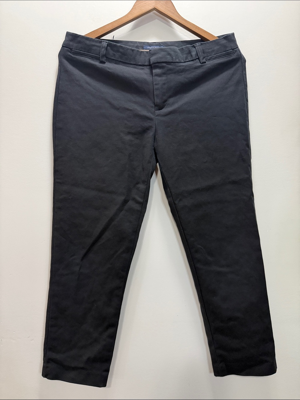 Tommy Hilfiger Women’s 3/4 Black Slim Straight Chinos Size 8